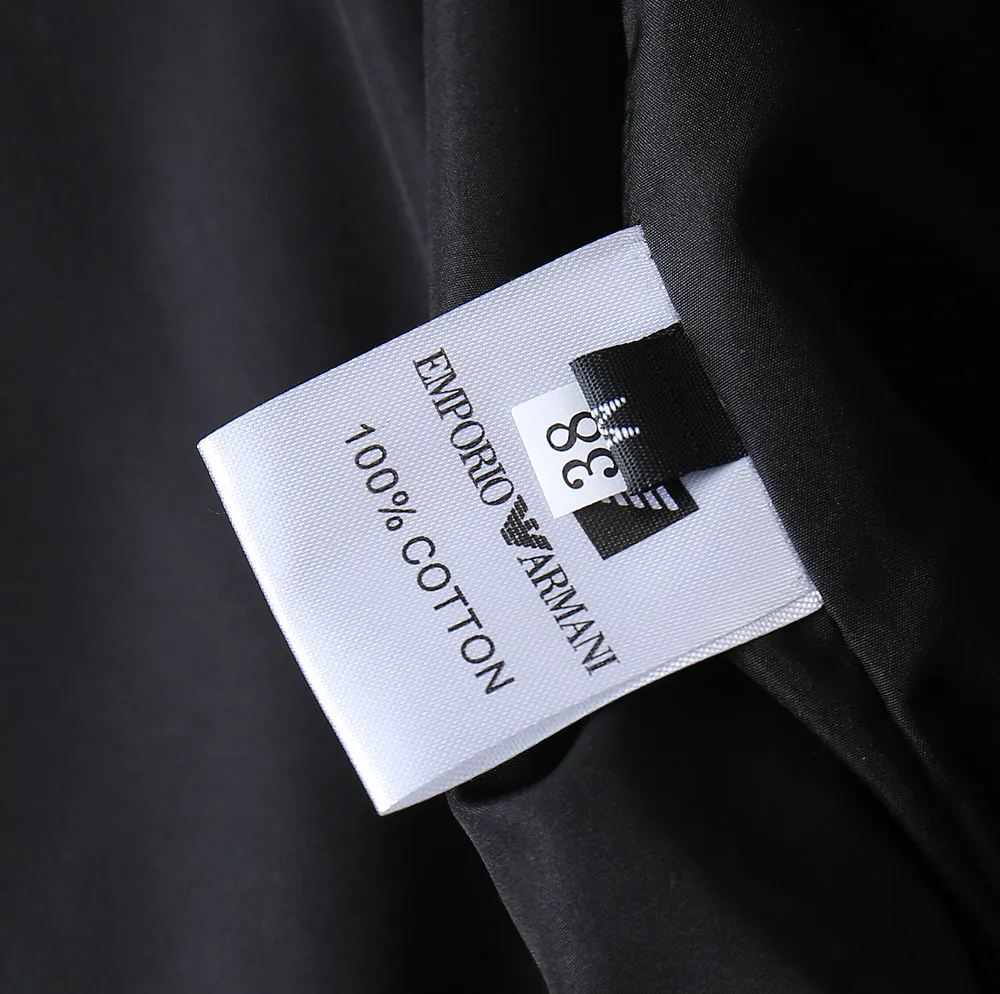 Armani official website Same Style, complete with three labels, on sale in advance. 2026 Autumn and Winter New Arrival men's jacket, Original with complete three labels, Premium version. Custom-made fabrics at the counter. Breathable, high comfort, impeccable details, brand element design concept, reflecting high quality. It feels delicate and soft, presents a casual cut, and has a great upper body shape. Sizes: M～3XL,